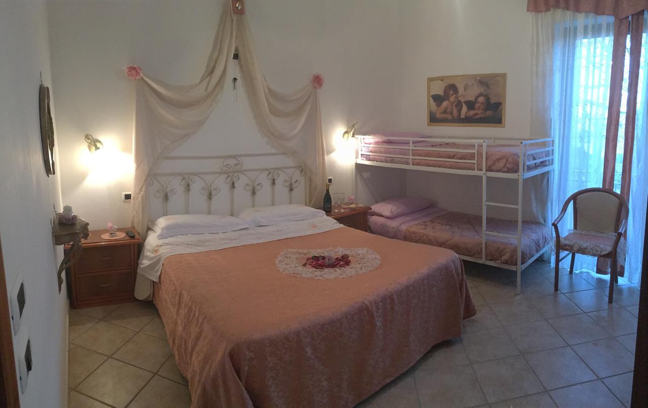 فندق أَجيرولافي  Vecchio West المظهر الخارجي الصورة
